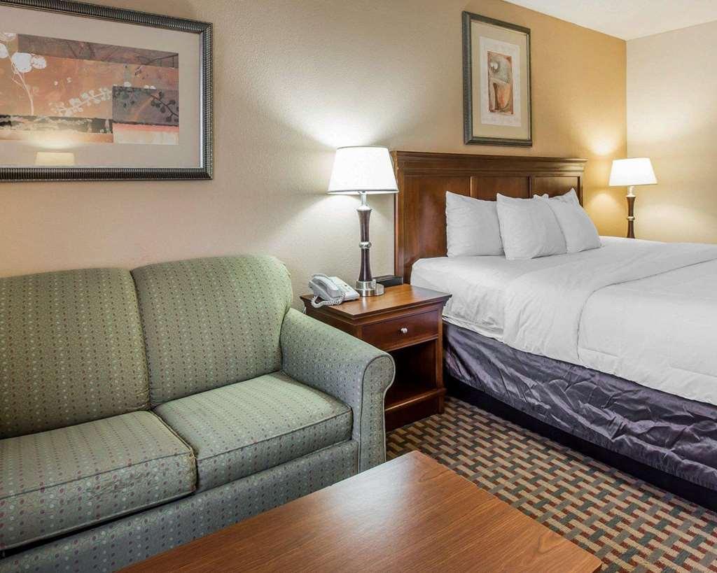Quality Inn & Suites Доусонвилл Номер фото