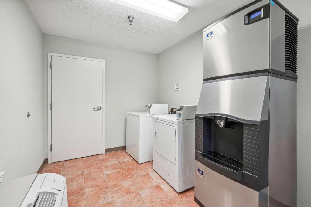 Quality Inn & Suites Доусонвилл Экстерьер фото