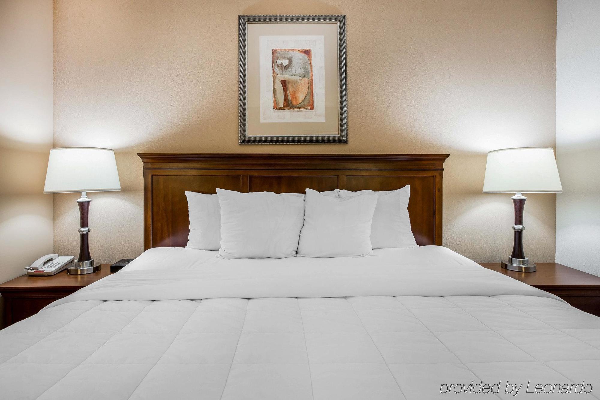 Quality Inn & Suites Доусонвилл Экстерьер фото