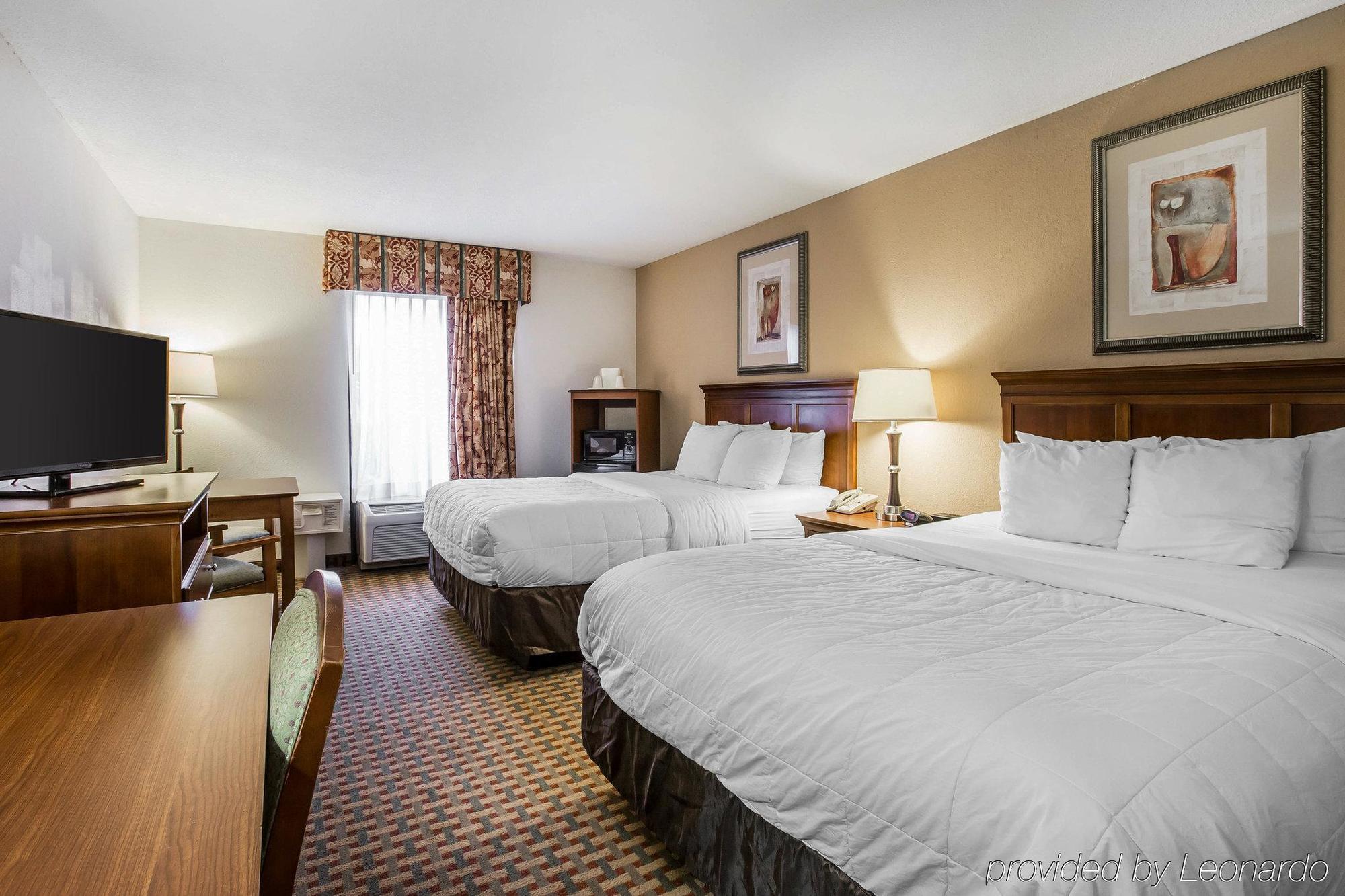Quality Inn & Suites Доусонвилл Экстерьер фото