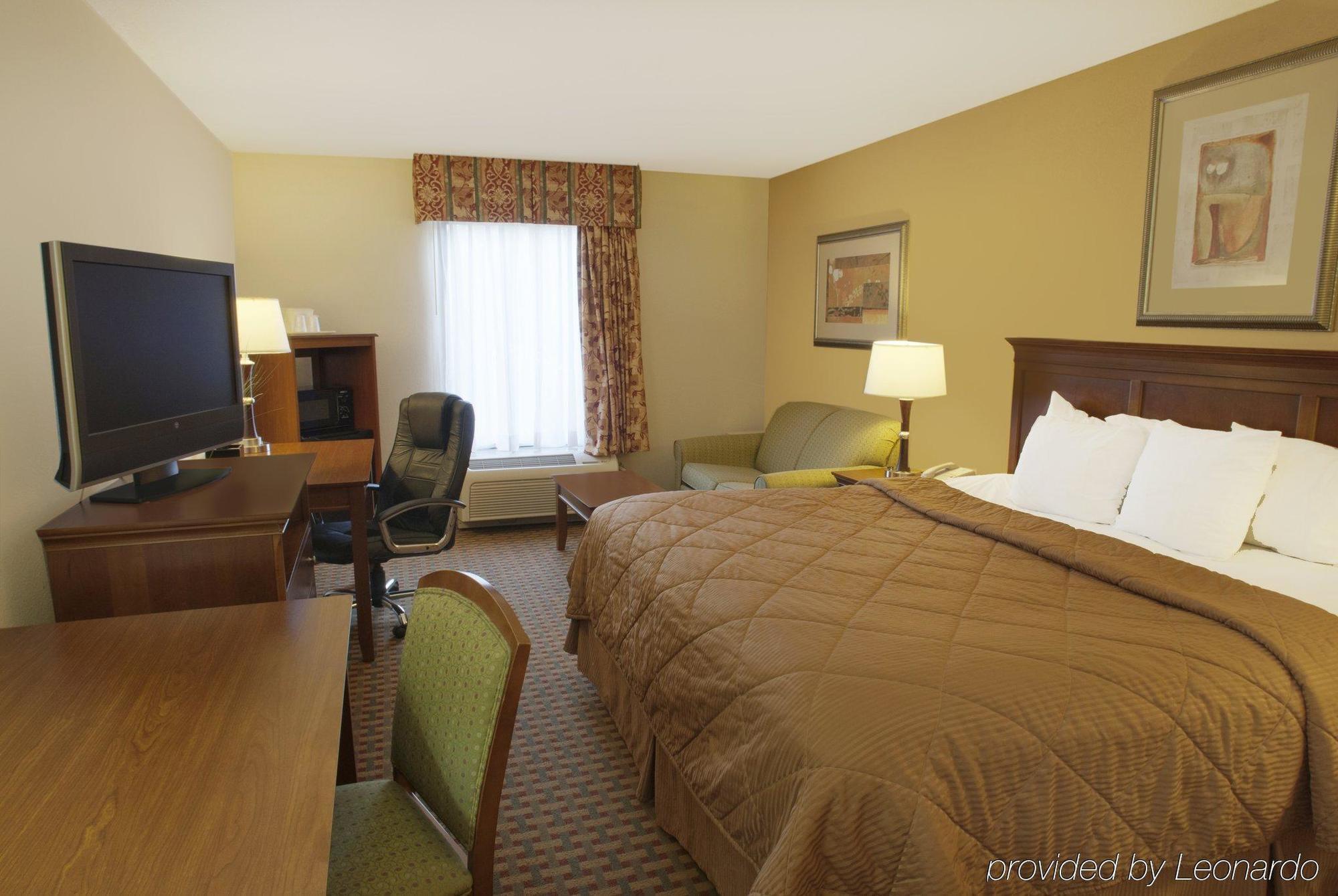 Quality Inn & Suites Доусонвилл Номер фото